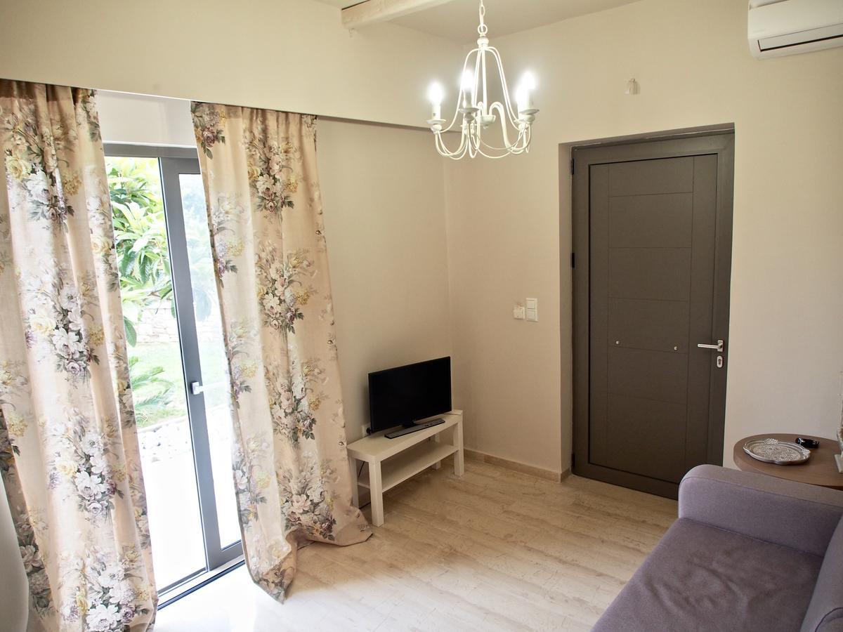 Lena Mare Aparthotel Chrani Bagian luar foto