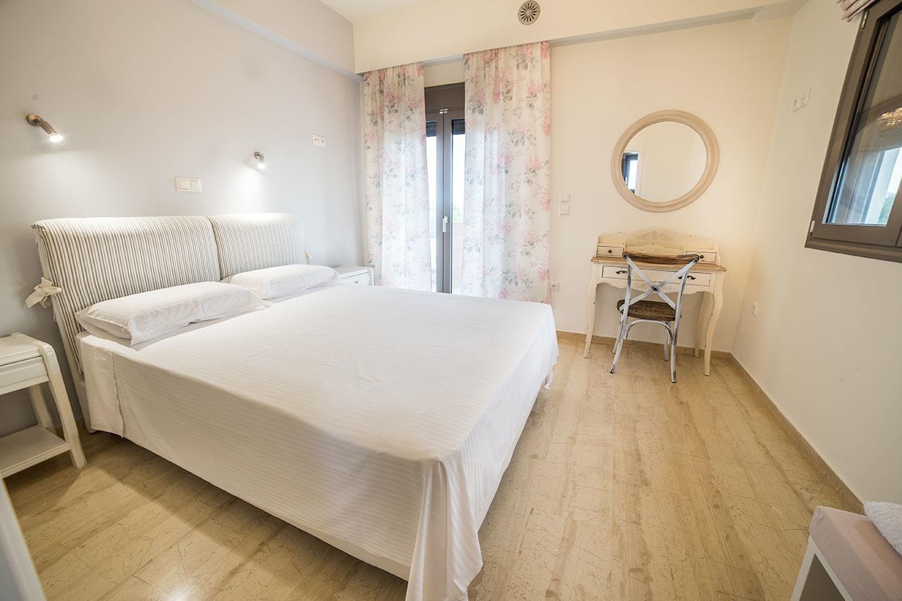 Lena Mare Aparthotel Chrani Bagian luar foto